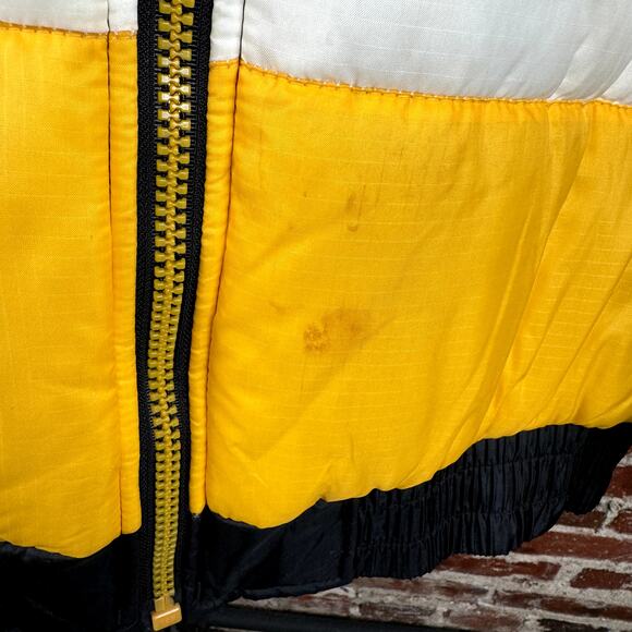 Vintage Pro Player Iowa Hawkeyes Jacket Size XL Yellow Black Puffer Zip Up NCAA - Picture 9 of 13